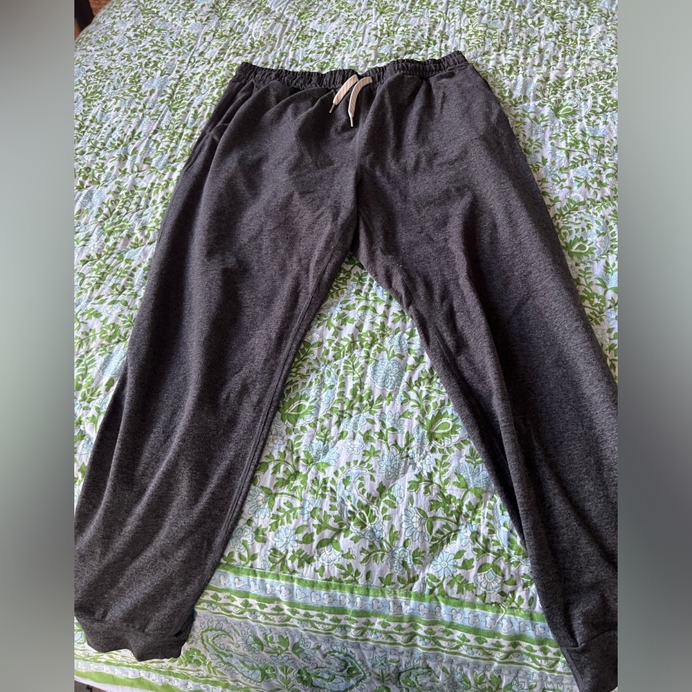Vuori Performance Jogger Charcoal Heather Sz XL GUC